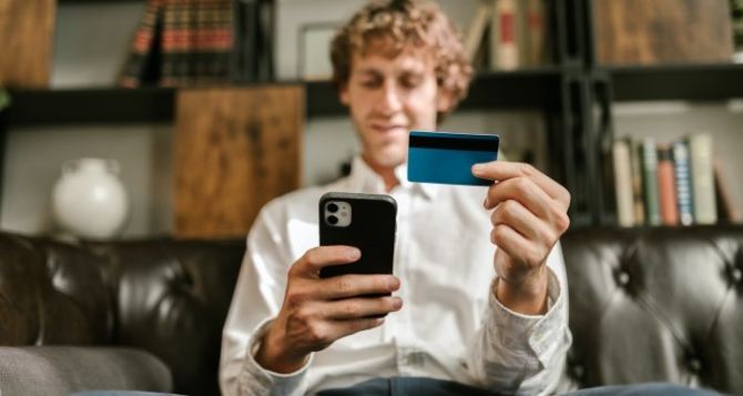 Самые выгодные способы отправить деньги за границу что нужно знать