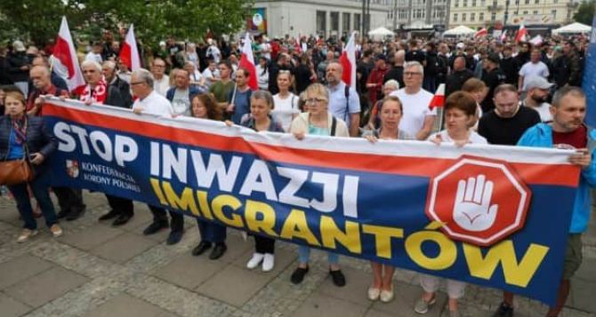 На рост неприязни к украинцам в Польше повлияла предвыборная президентская компания Украинка преподающая в варшавском ВУЗе подверглась оскорблению по национальному признаку