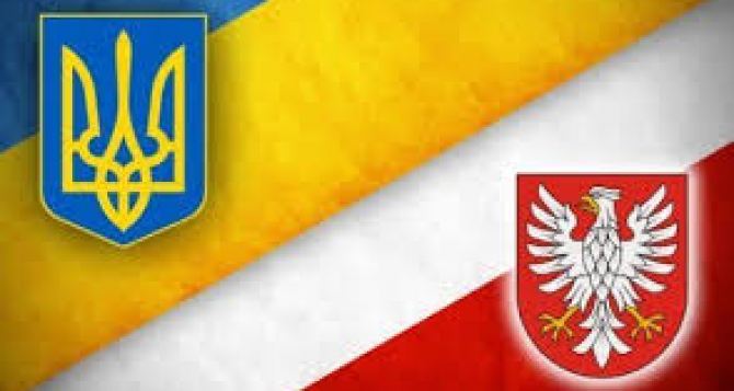Какие изменения коснутся украинцев в Польше с августа