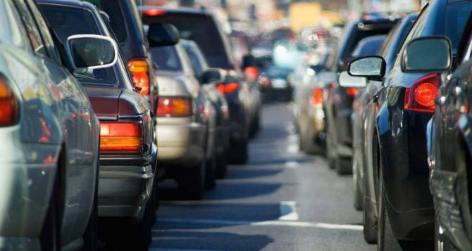 В Германии запретили выезжать на объездные дороги при желании избежать пробок на автобане