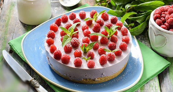 Чізкейк без випічки Минутка з улюбленими ягодами малиною