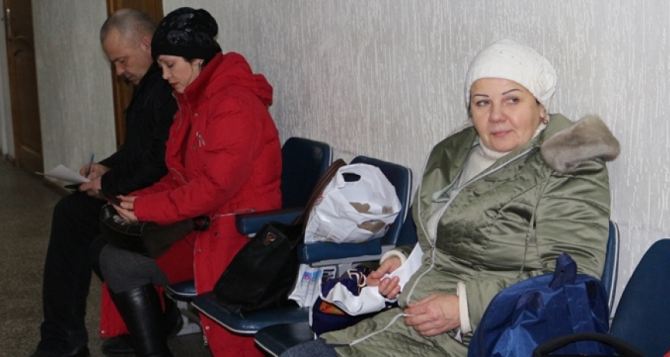 Эксперты оценивают что наобещал за  дней сделать министр новые пенсии рост прожиточного минимума Единое окно для ВПЛ