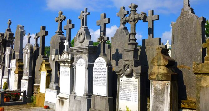 В этом испанском городе запрещено умирать и причина не шутка