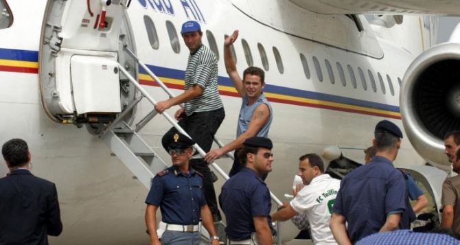 Некоторым беженцам в Германии светят плохие перспективы Для них возможно будет действовать афганский сценарий