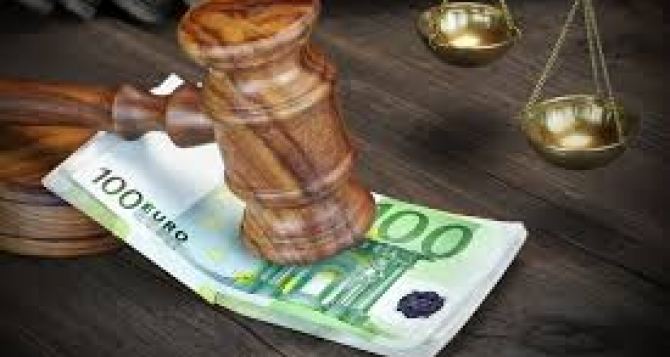 За окурок на улице  евро штраф Теперь за  нарушения с мусором в столице Германии можно получить штраф до   евро