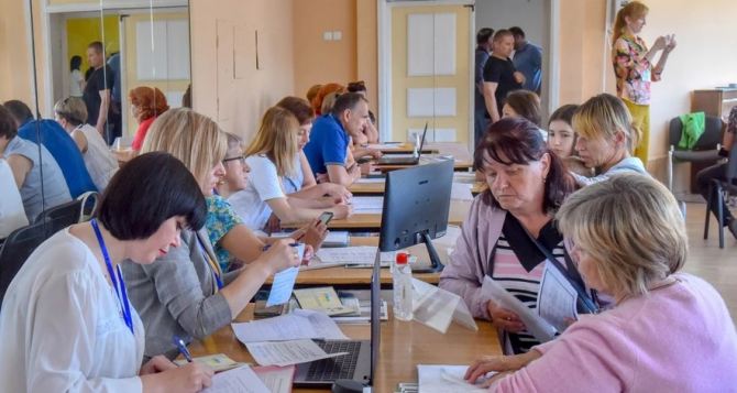 Денежная помощь для переселенцевВПЛ в Запорожье может быть прекращена Решение Кабмина