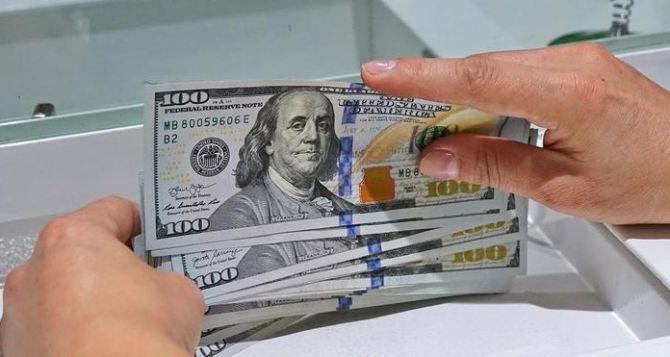 Інформація про новий курс валют  серпня долар знову подорожчав