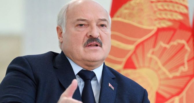 Лукашенко поздравил Украину а Трамп нет