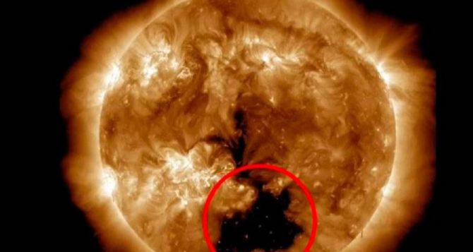 Три мощнейшие вспышки на Солнце Магнитные бури сегодня и завтра