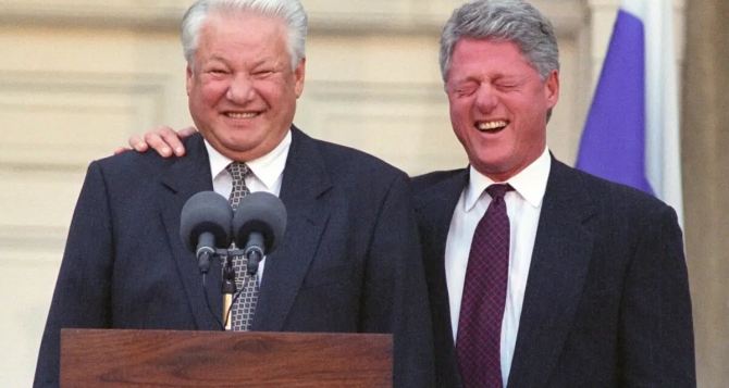 Почему Россию не взяли в НАТО в  году И с кем собирались воевать Монголия и Китай