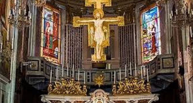 В Германии растет количество нападений на христианские храмы Верующие считают что это удар по религиозным общинам в целом