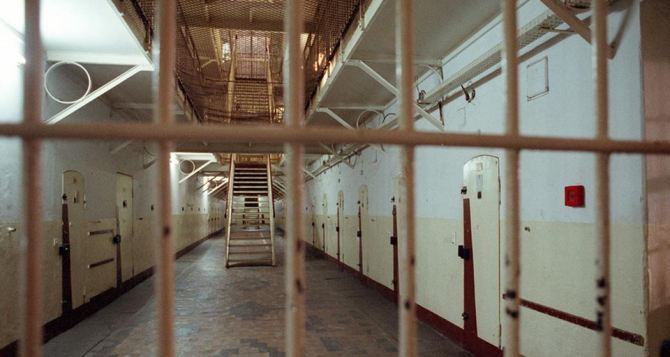 В тюрьмах Германии сидят тысячи людей за неоплаченные штрафы