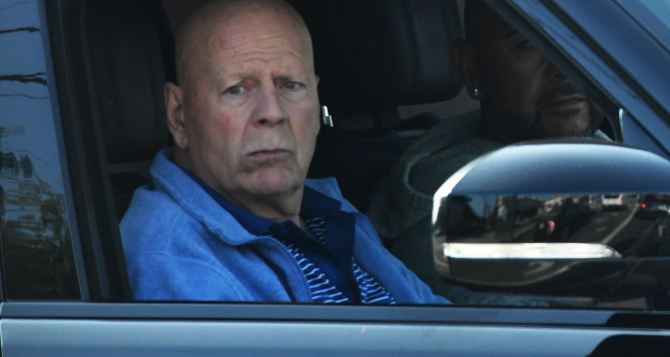 Брюс Уиллис Как его семья адаптируется к жизни с деменцией