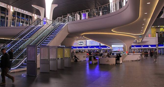 В Польше ожидается серьезный транспортный хаос для пассажиров Центральный жд вокзал Варшавы закроют на  дней