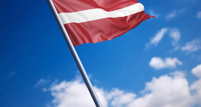 Завтра украинцам нужно будет въезжать в Латвию по новым правилам Что изменилось