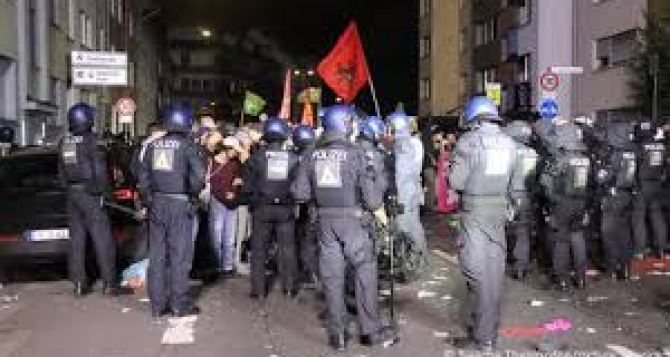 Антивоенный протест в Германии закончился столкновениями с полицией