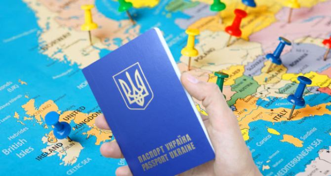 Что нужно знать покидая Украину легализация в Европе работа выплаты и учеба для мужчин от  до