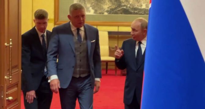 Словацкий премьер Фицо пошутил над Путиным В пятницу планирует тоже самое сделать с Зеленским