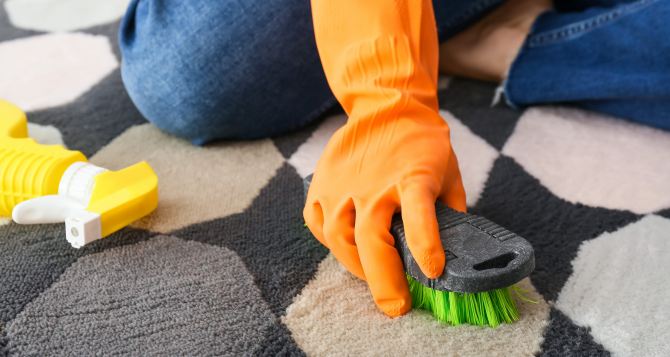 Благодаря коллагену он создаёт липкую основу которая схватывается мгновенно