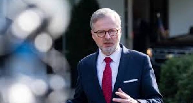 Опять украинская тема влияет на предвыборную компанию в Чехии Чешского премьерминистра назвали украинцем и оплевали