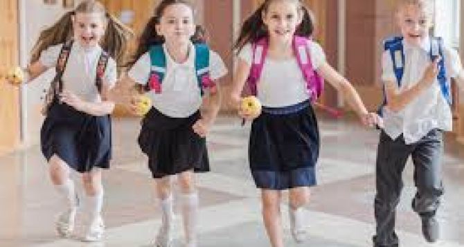 В польской столице открылась школа для украинских детей Обучение проходит по украинскопольской программе