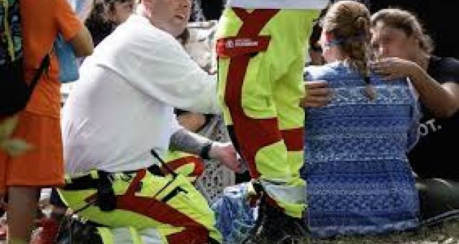 Сегодня автомобиль въехал в группу людей в Берлине Есть пострадавшие дети