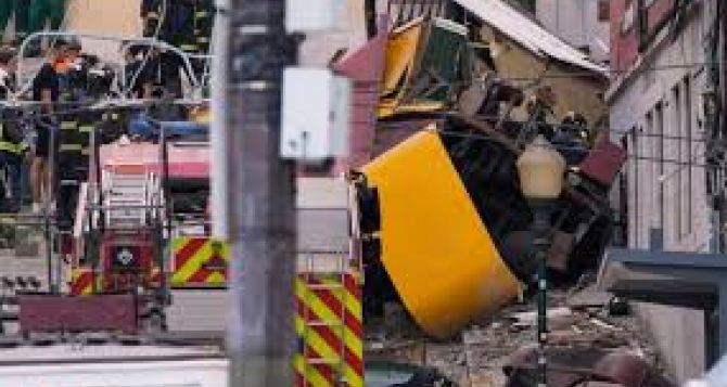 В Португалии разбился фуникулёр  человек погибли среде них гражданин Украины