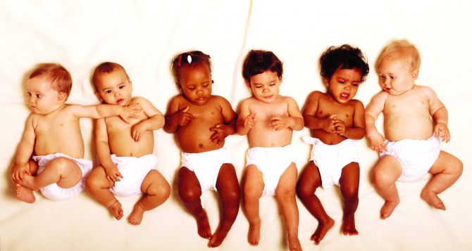 Сколько детей рождается каждый час в разных странах Инфографика