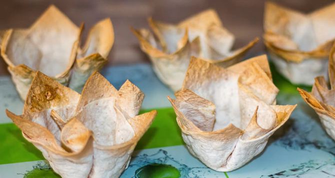 Делаю корзинки из лаваша с рыбным салатом Быстрая закуска для большой и маленькой компании