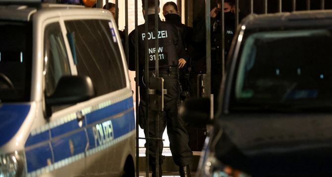 Усиление мер безопасности в Германии после нападения ученика с ножом на учительницу
