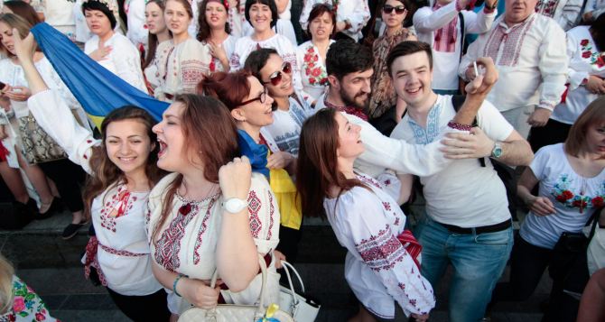 или  Эксперты Центра Анализа Европейской политики рассказали сколько украинцев вернётся после войны