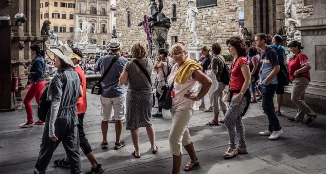 Туристы бесят всех даже самих туристов Как правильно путешествовать Краткий гайд как из туриста превратиться в путешественника