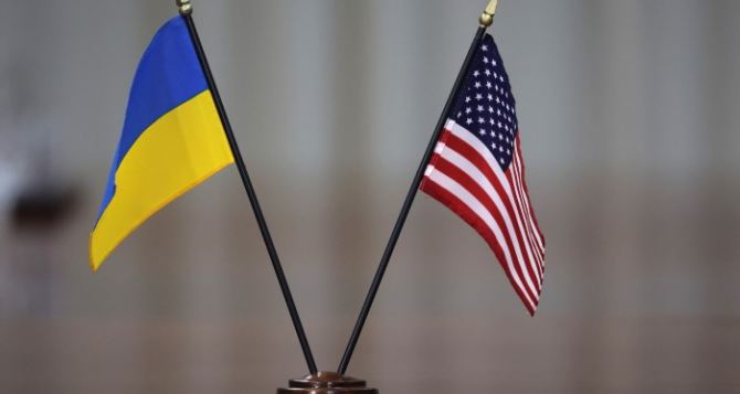 Важные изменения в правилах подачи на визы США для граждан Украины