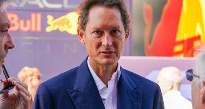 Глава Ferrari миллиардер Джон Элканн будет год работать дворником Такое решение суда