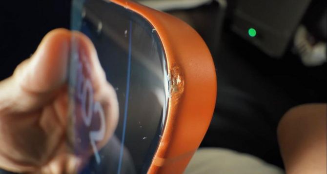 У новых смартфонов от Apple нашли два больших недостатка Продажи  iPhone  Pro и iPhone Air могут упасть