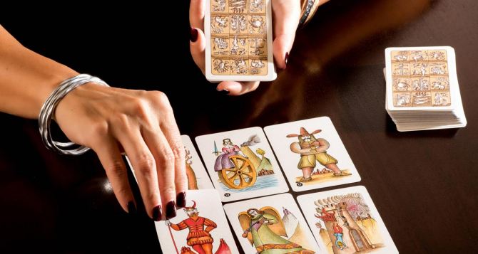 Тайны колоды как задать картам Таро правильный вопрос о будущем семьи и дома