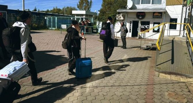 Два пункта пропуска на границе Польши буквально забиты евреями