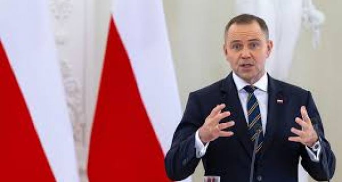 Последняя помощь украинцам от Польши ограничат выплаты пособий и введут закон об уголовном преследовании за распространение бандеризма