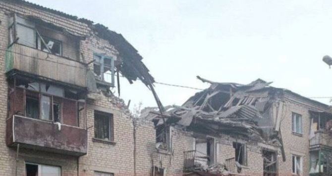 В многоэтажке на Луганщине произошел взрыв  Повреждены несколько квартир и крыша