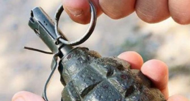 На Дарнице в Киеве водитель маршрутки бросил гранату Ф в коллегу