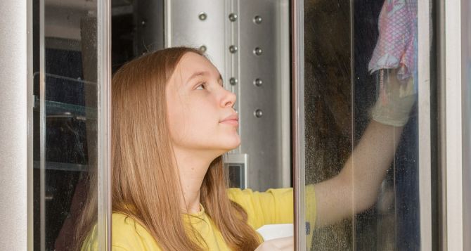 Я мою душевую кабинку остатками ужина Она чистая как слеза