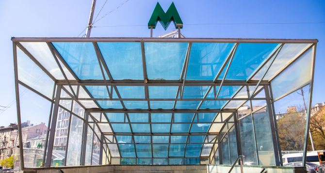 В Киеве остановилось метро На зеленой ветке сломался поезд