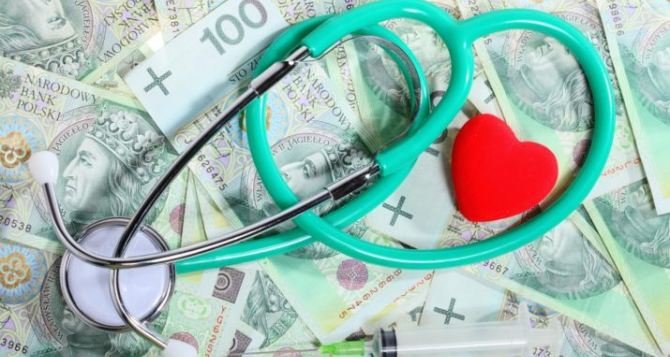 В Польше назвали цифры сколько и кто из украинцев платит налогов здравоохранению