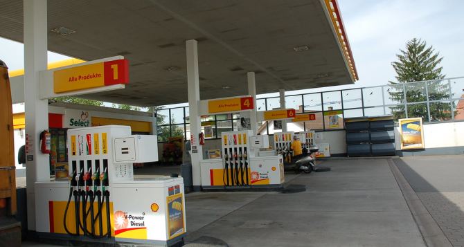 Рост цен на бензин в Германии государство решило взять под контроль