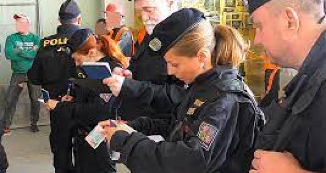 В Чехии прошли рейды на иностранцев Что проверяла полиция