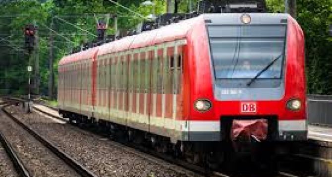 Вчера закрылся важный вокзал Берлина Региональные поезда не принимаются