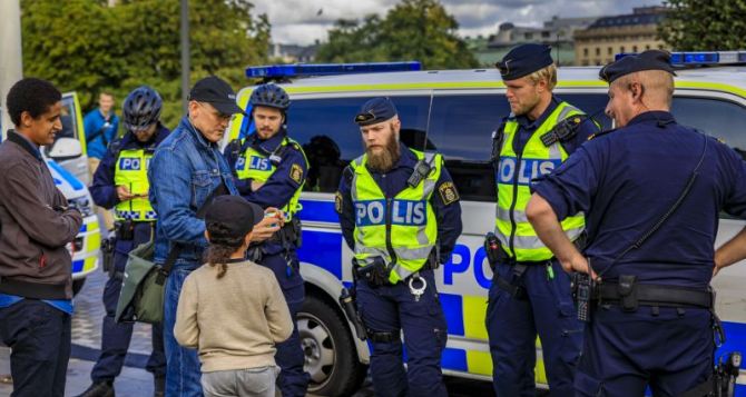 Уголовную ответственность в Швеции снизят до  лет Почему так не демократично спрашивают правозащитники