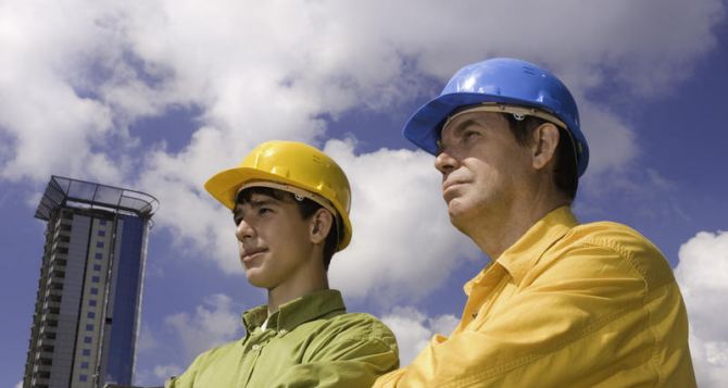 У кого в Украине зарплаты выросли больше чем на  за четыре года