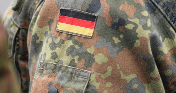 Итак дети кто из вас хотелбы умереть на Восточном фронте стало в Германии мэмом Автор может угодить за решётку