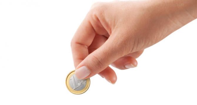 Эксперимент с получателями пособия в Германии молодежь отправляют работать за  евро в час